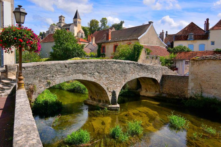 Eglise St Vorles, pont du Perthuis & la Seine